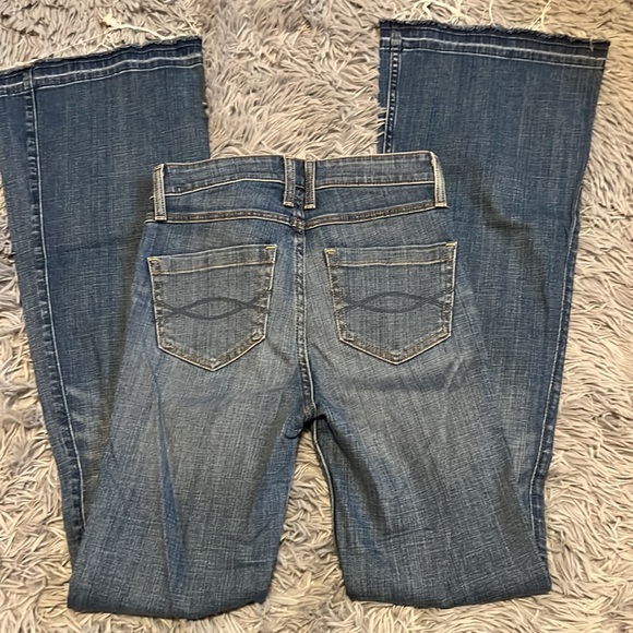 A&F Distressed Ultra Flare Jeans - Picture 7 of 7